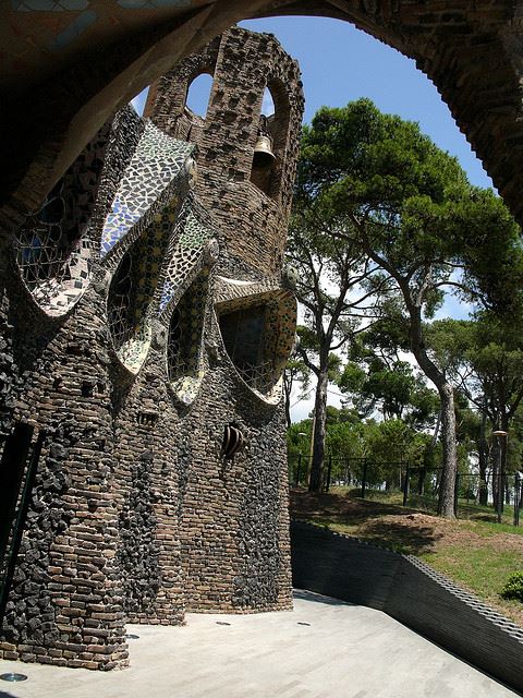 Totally Spain 2014 Barcelona 48 hours Colonia Guell Gaudi crypt
