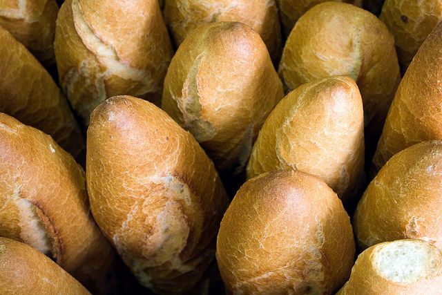 bread barra baguette spain Sharing food in Spain