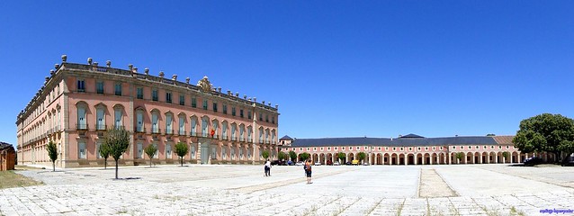 royal palaces in spain